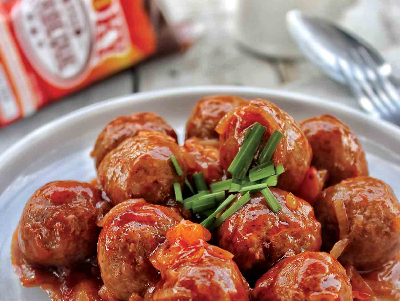 MeatBalls-With-BBQ-Sauce
